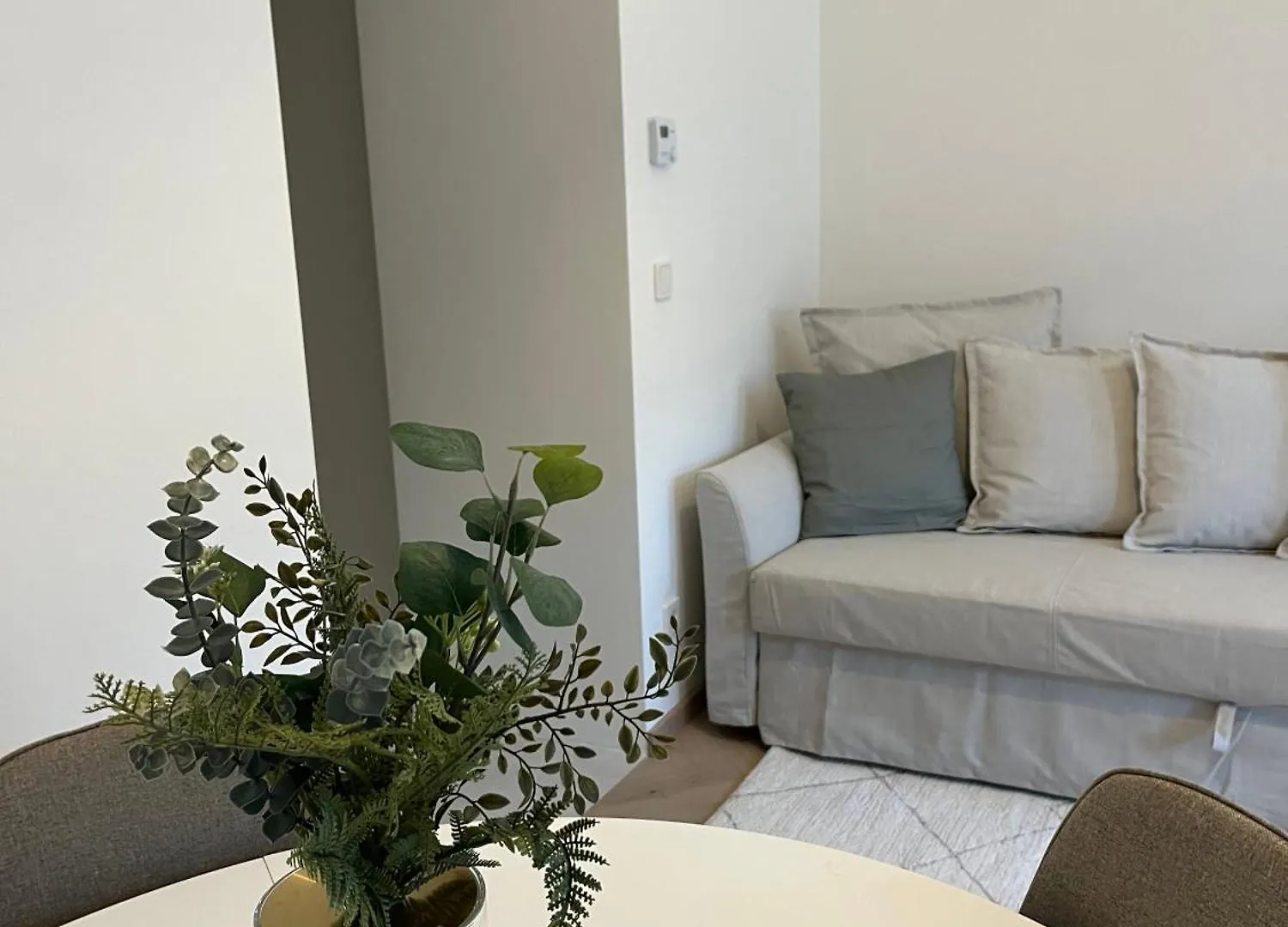 Luxurious One Room Apartment Near Schoenbrunn Palace Wien