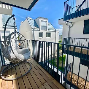 Apartament Modern With Balcony & Free Parking - Nearby Metro, Wiedeń