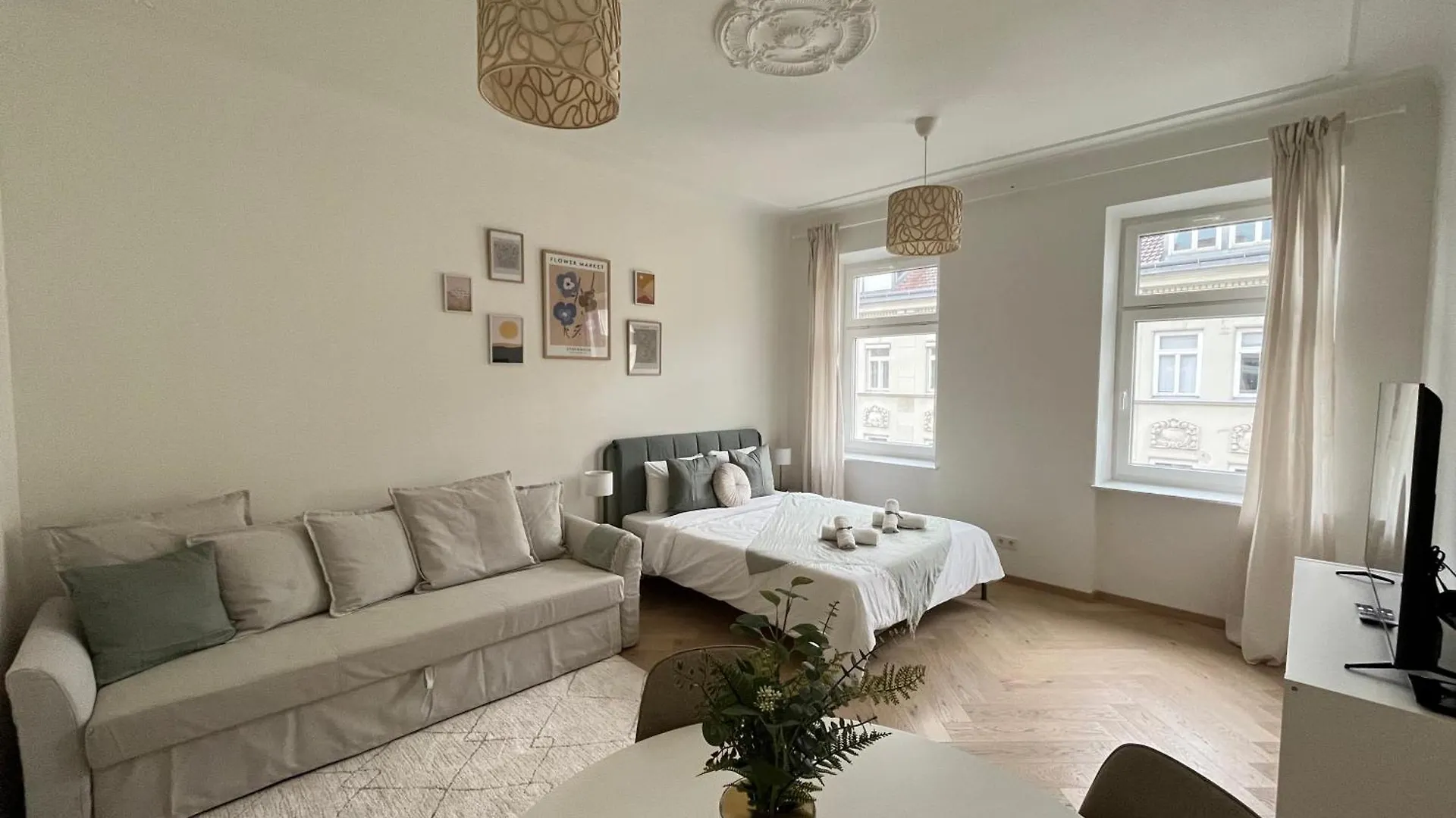 Luxurious One Room Apartment Near Schoenbrunn Palace Vienna 0*,